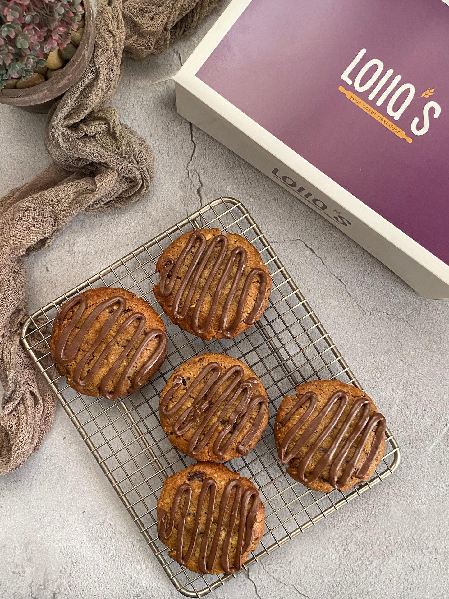 Chocolate Chip Cookies stuffed with Hazelnut Spread
